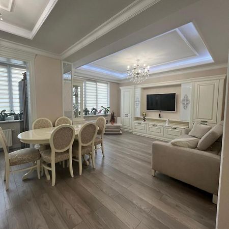 Apartament In The Center Of Chisinau Eksteriør bilde